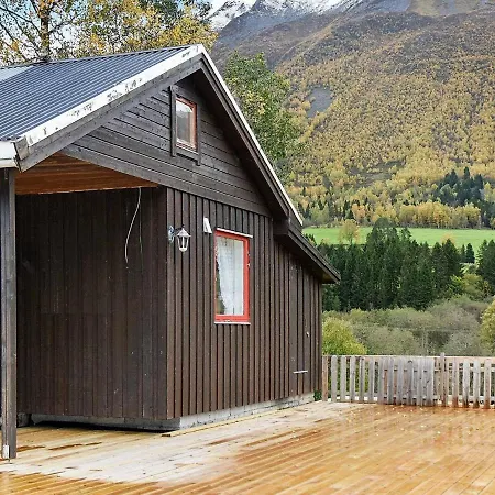 Holiday home Three-bedroom Holiday In Fjell *