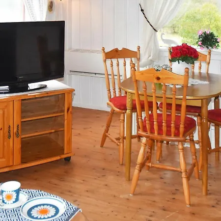 Three-bedroom Holiday In Fjell * Sæbø